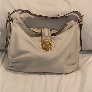 MARC JACOBS White Hobo With Gold Clasp